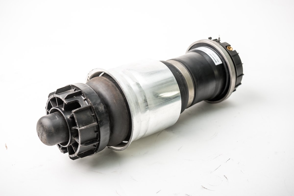 Porsche Panamera Pneimatiskais spilvens (Galās)