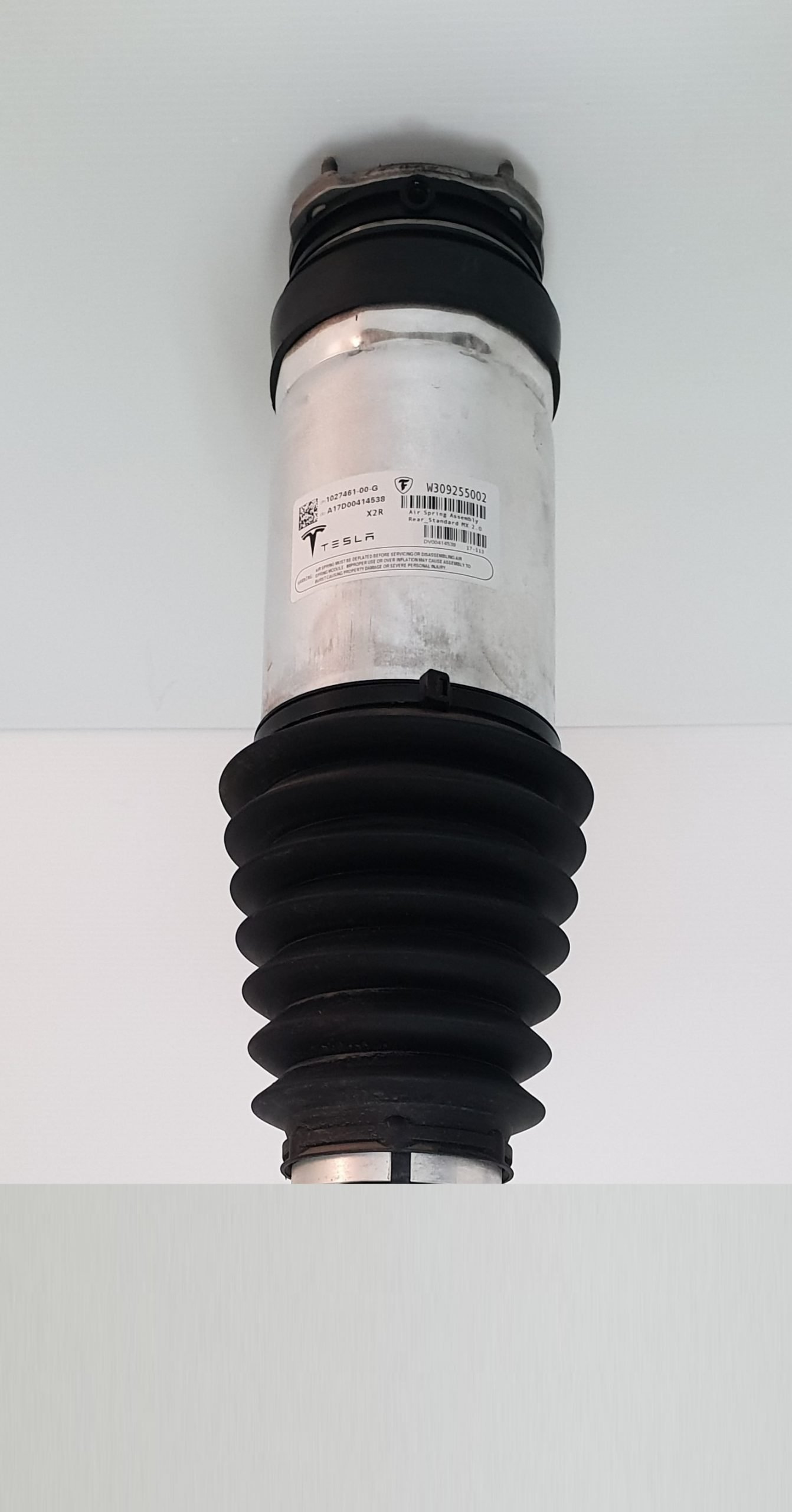 Tesla Model X Pneimatiskais spilvens (Galās)