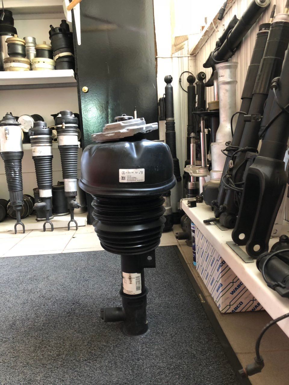 CLS-Class W218 Pneimatiskais spilvens (Priekšpuse / pa labi)